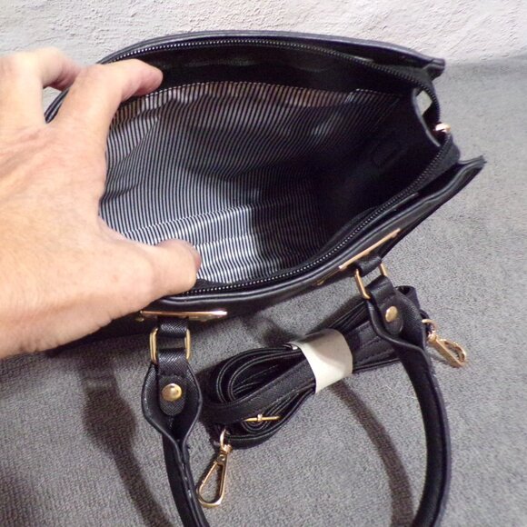 Isabelle Vegan Black Square Handbag with Adjustable Shoulder Strap New - Picture 4 of 6